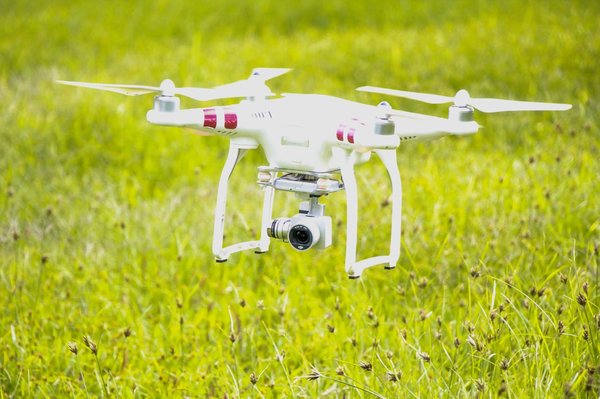 Quels sont les avantages des drones à usage agricole pour l'optimisation des cultures ?